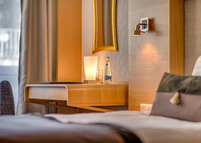 Ξενοδοχείο Continental 4*