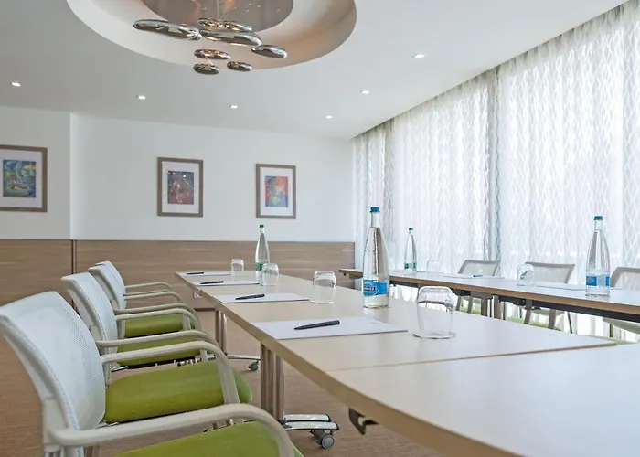 كونتيننتال 4*