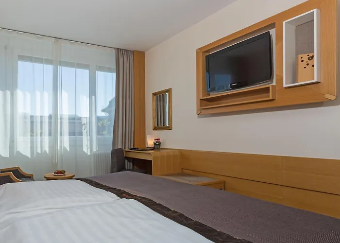 كونتيننتال 4*